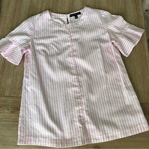 NWOT, Banana Republic pink and white oxford flutter sleeve top, XS